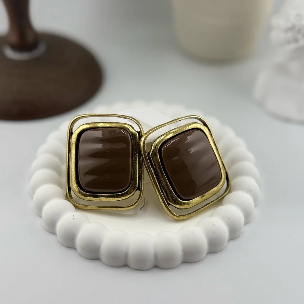 ✨ Bold Square Statement Earrings – Gold & Brown Retro Style